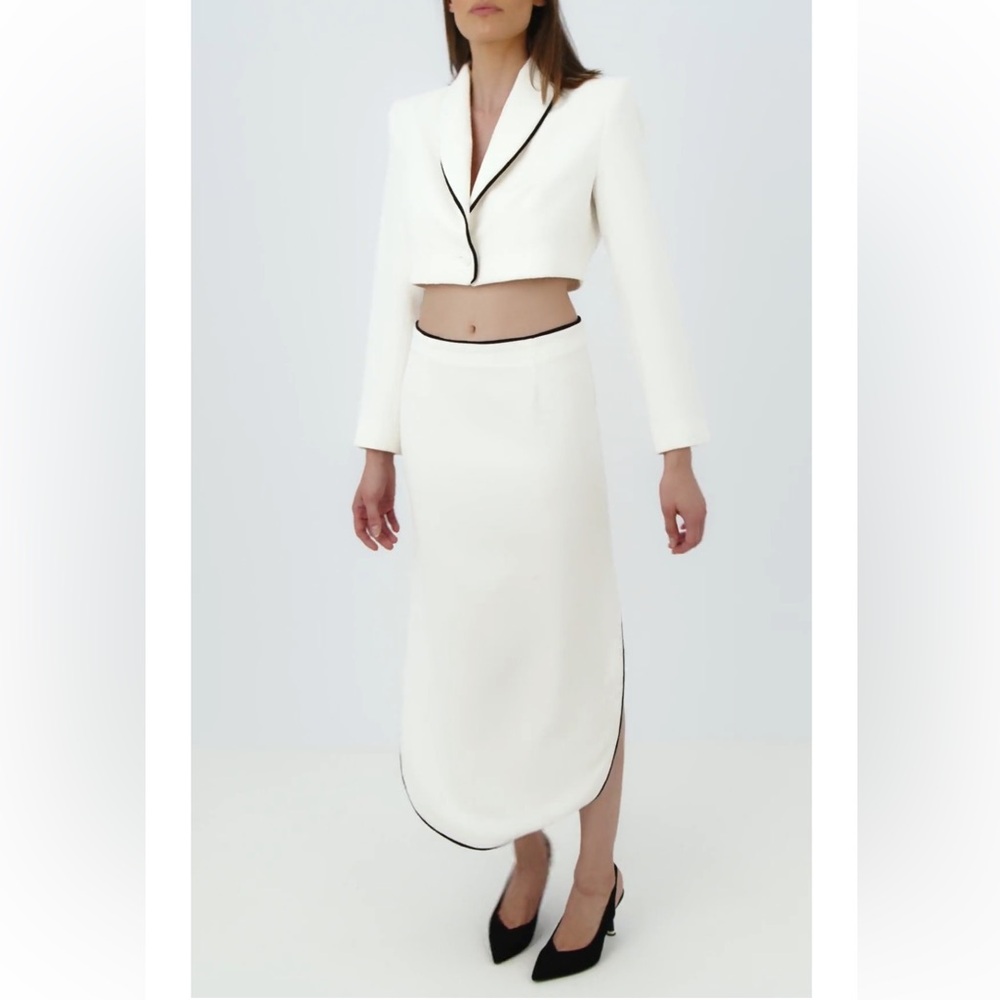 BRAND NEW Nevro Polaris White and Black Trim Midi Skirt in Size XS/36 - Picture 1 of 9